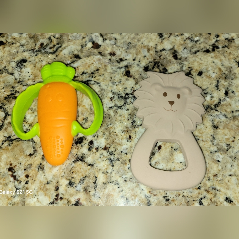 Baby Teething Toys Set - Carrot and Lion